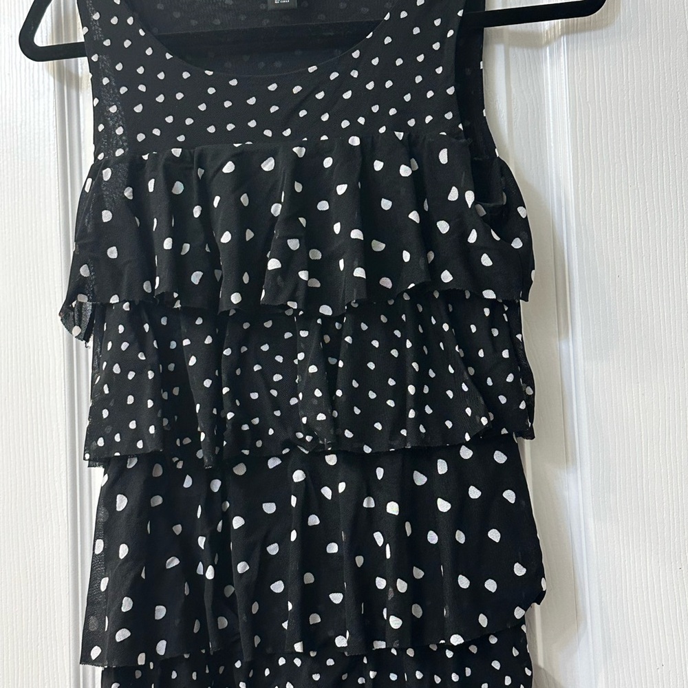 White House Black Market Black and White Tiered Tank Top. Size S